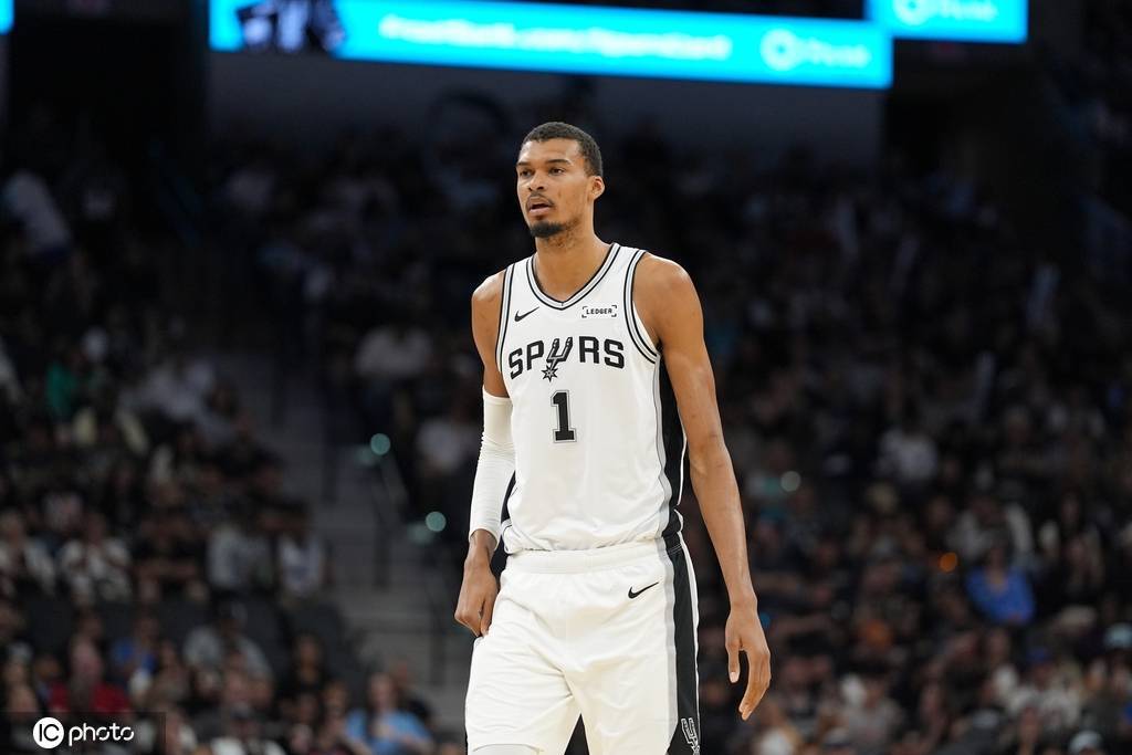 文班5战砍下165分57板19帽 NBA官方：姚明以来第一人